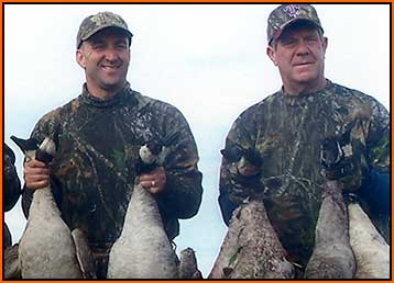 Hunt Mallards and Canada Geese with Alberta Trophy Hunts