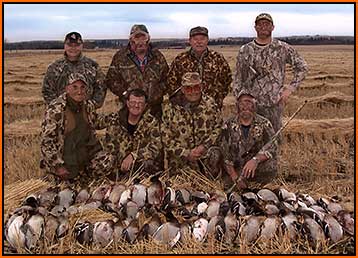 Hunt Mallards and Canada Geese with Alberta Trophy Hunts