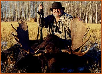 Tom McIntyne with 48`Bull Moose